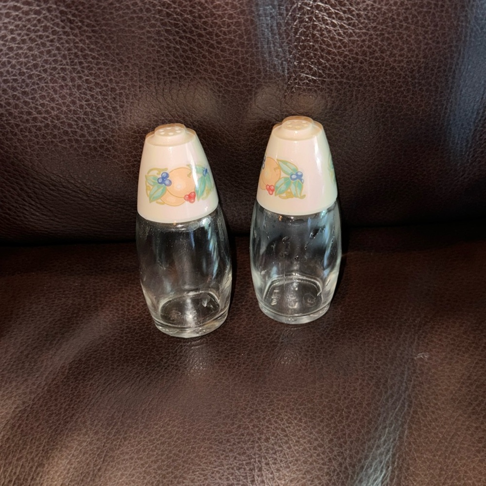 Vintage salt and pepper glass shakers Gemco USA fruits